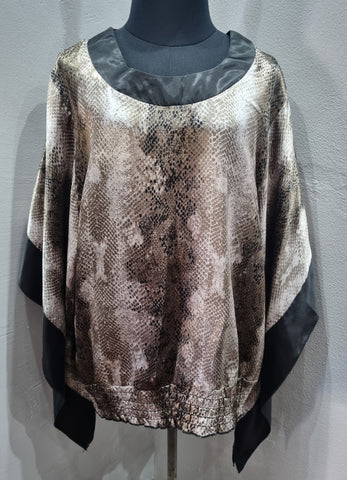 Snakeskin Print Batwing Top (14/28)