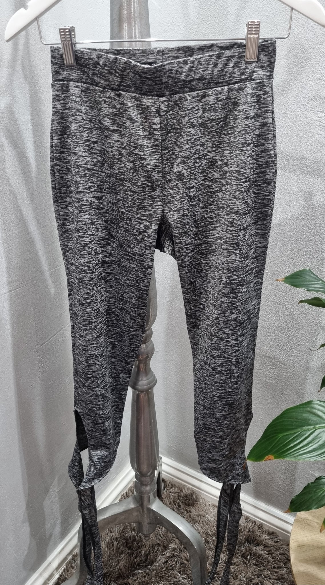 3/4 Workout Leggings with Ankle Tie (10/34)