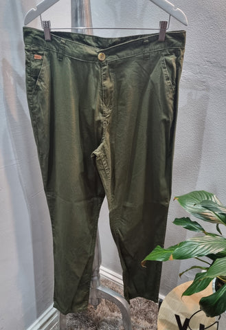 Tapered Chino Style Pants (16/40)