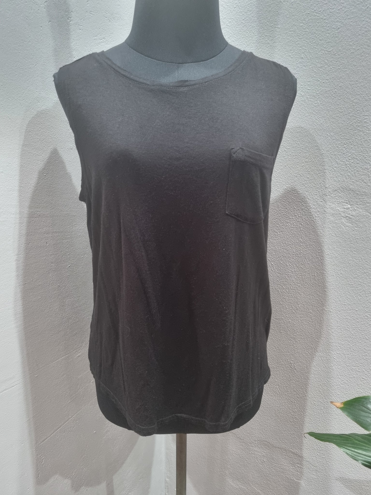 Sleeveless Pocket TShirt (Small)