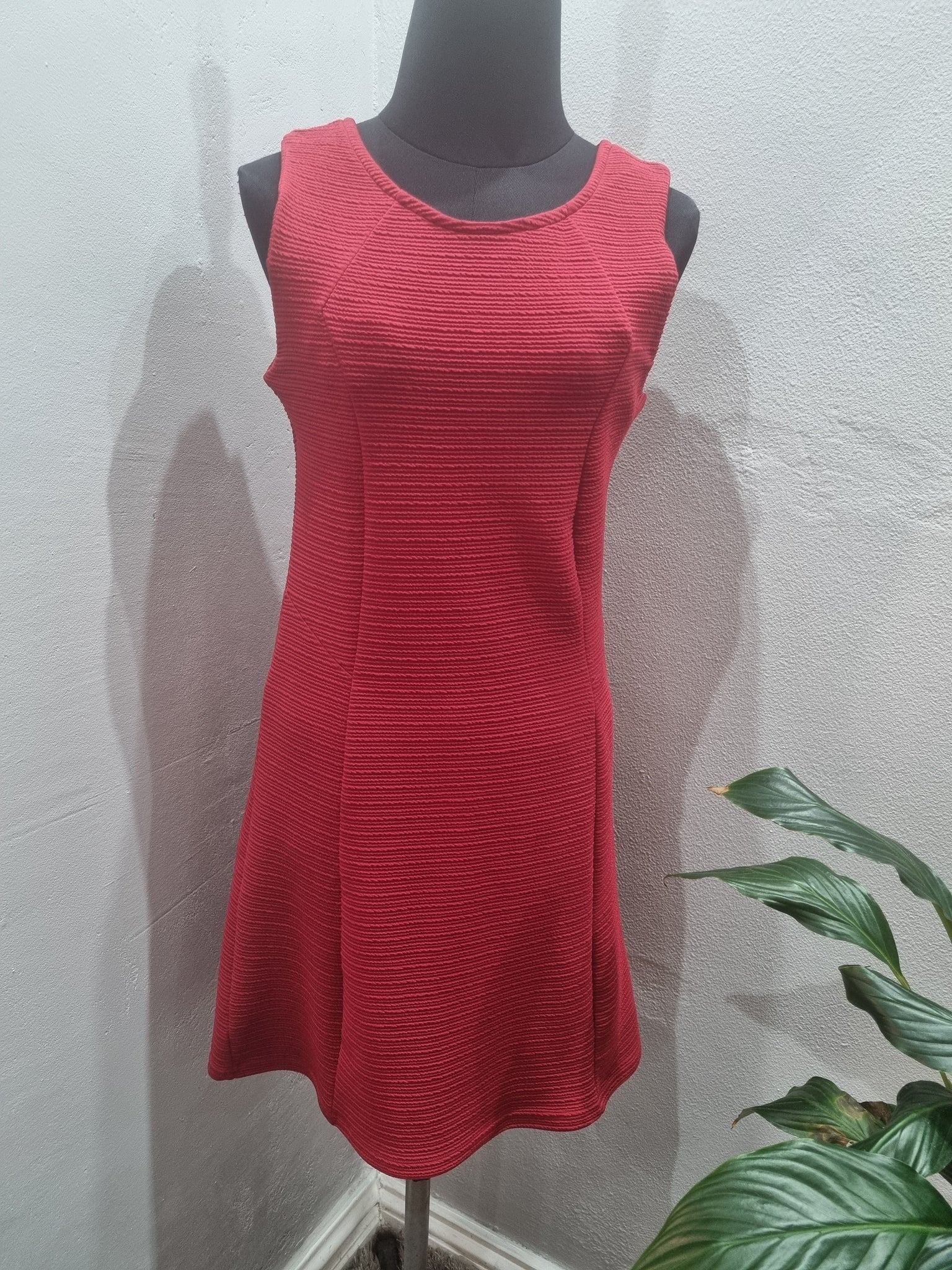 Sleeveless Bodycon Dress (8/32)