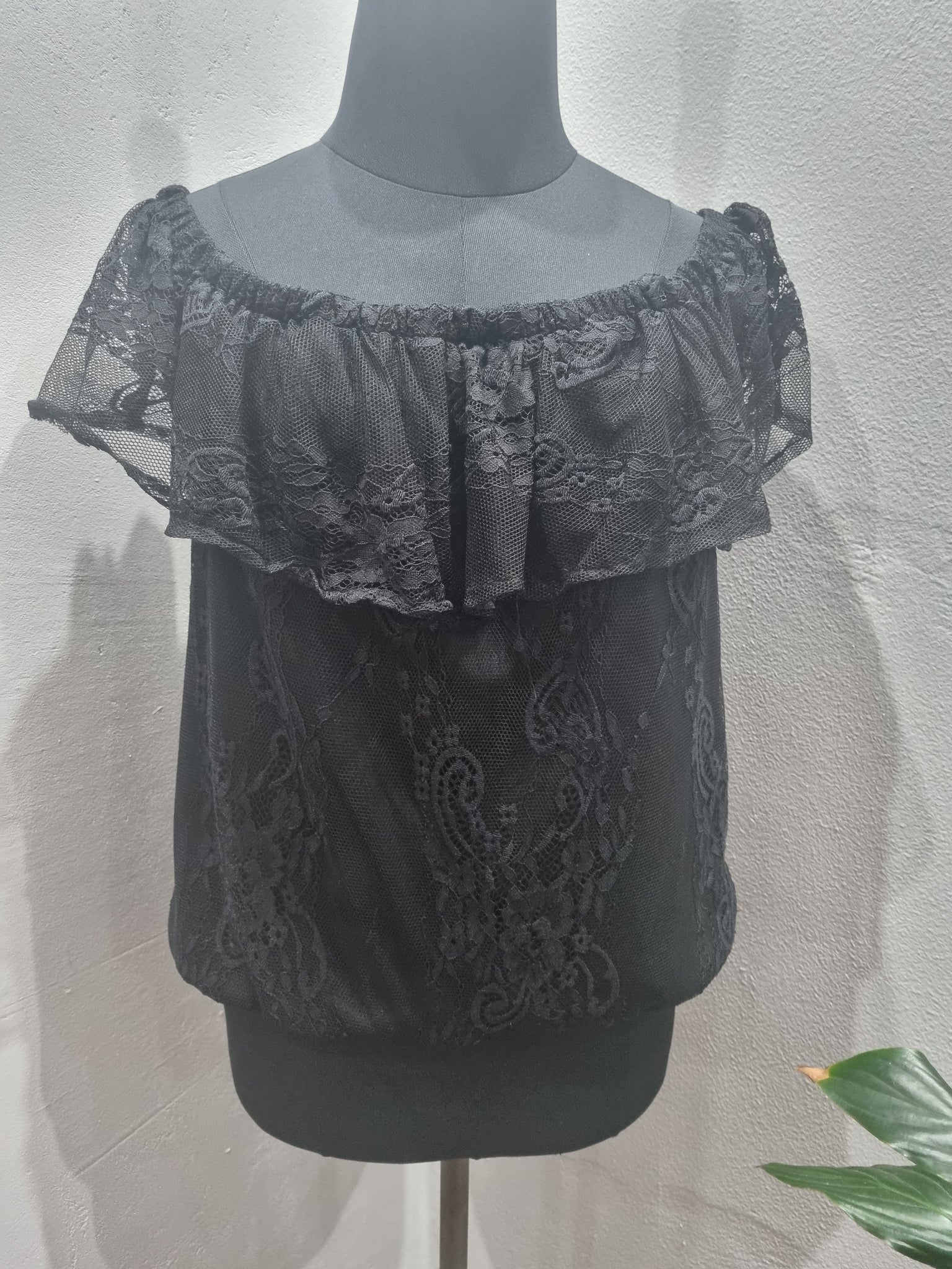 Lace Off Shoulder Top (Large)