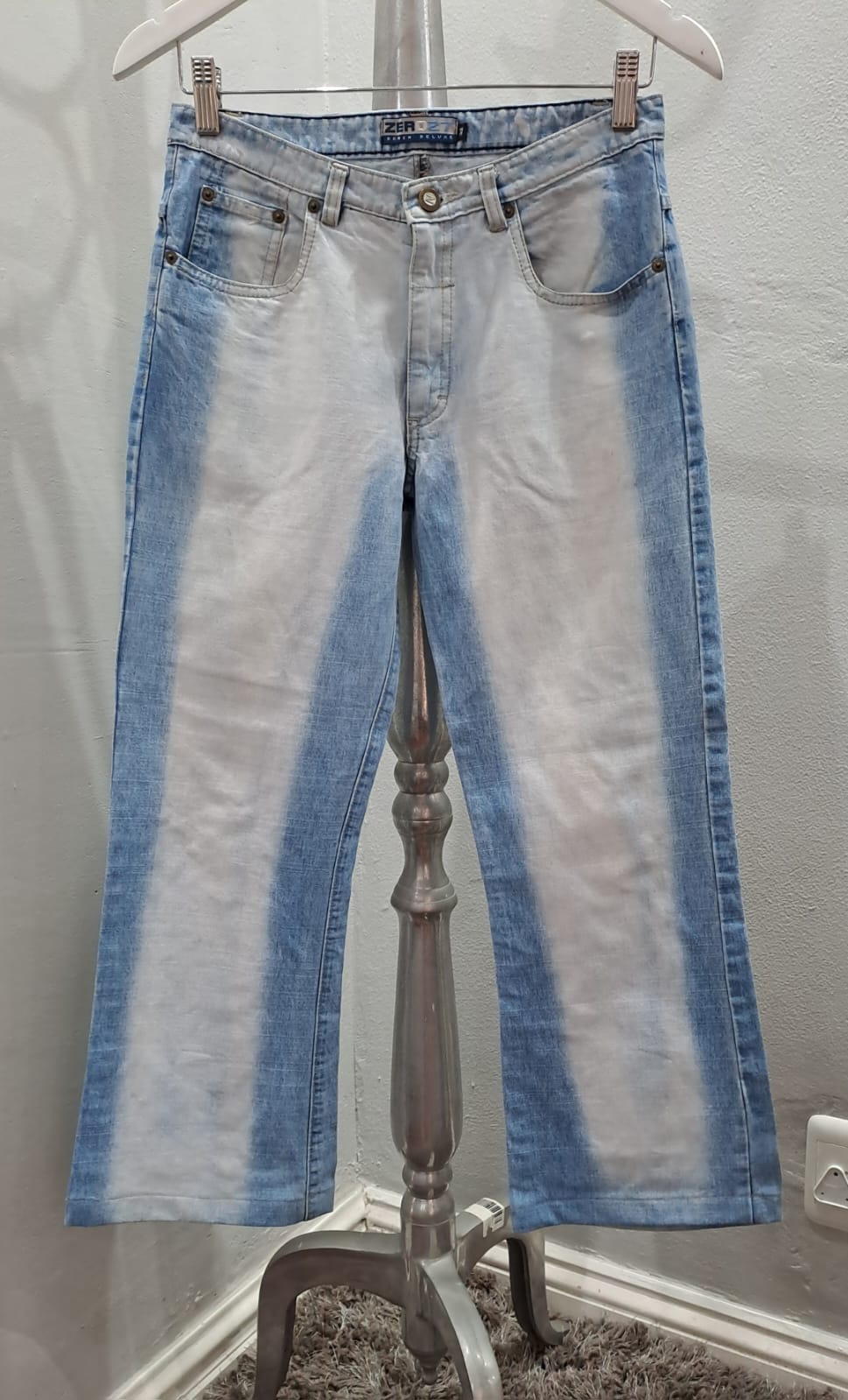 Straight Leg Jeans (8/32)