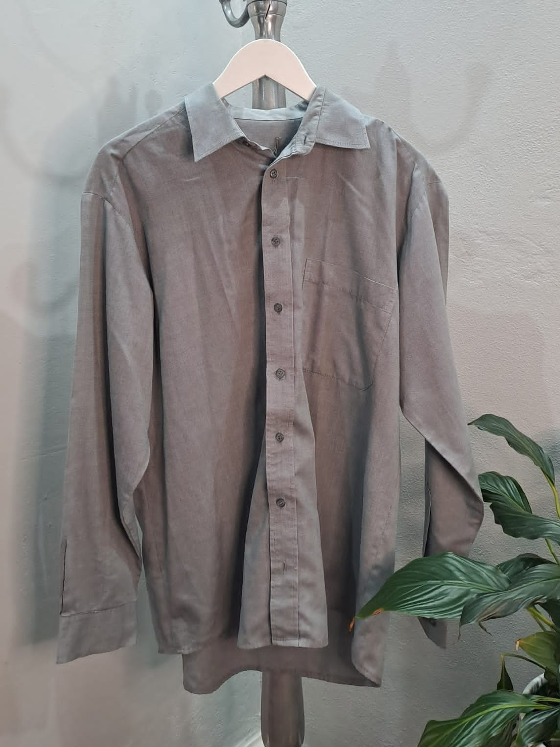 Woolies Men's Button Up Shirt (Large)