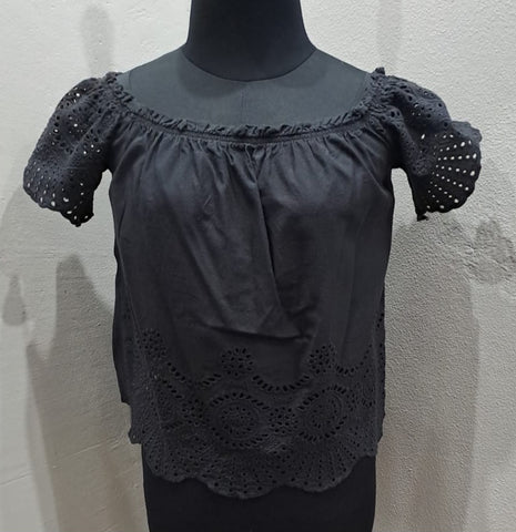 Anglaise Off Shoulder Top (6/30)