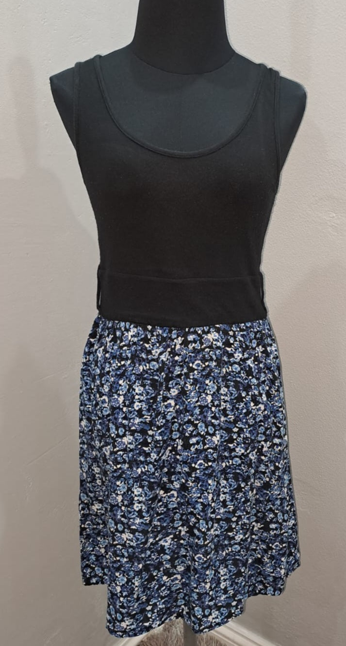 Baby Doll Style Dress (Small)