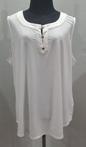 Button Detail Top (XL)